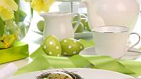 Hráškově zelená je ideální barvou pro velikonoční hostinu.