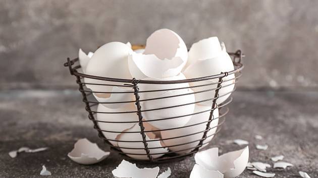 Skořápky od vajec dokážou usnadnit čištění v domácnosti.