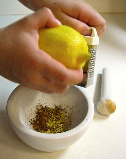 kůru používáme pouze z chemicky neošetřených citronů