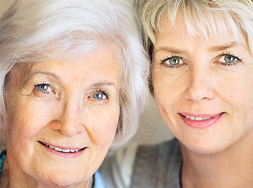 osteoporóza postihuje více ženy, navíc je částečně dědičná