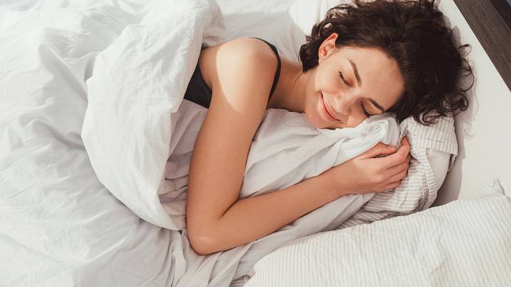 Skoro 40 % žen má problémy se spaním. Mohou za to každodenní problémy i úzkosti