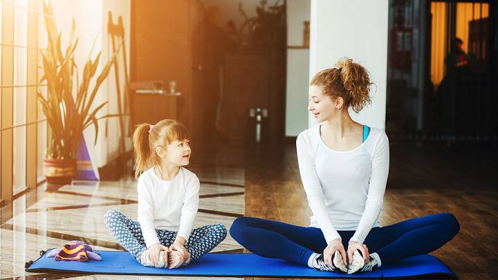 Jak cvičit jógu s malými dětmi: Základní ásany
