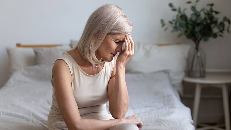 Až 85 % žen má v menopauze problémy s milostným životem. Víme, co pomáhá