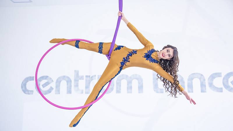 Aerial Hoop. Jak se létá na kruhu - Videoportál Kondice.cz - zacvičte si v  pohodlí domova