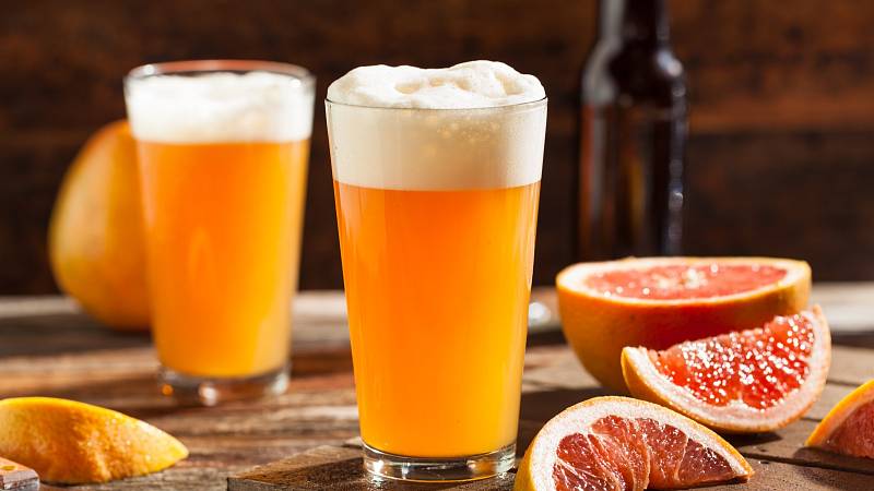 Ovocné pivo jako zdravější verze limonády? Ani náhodou, varují obezitologové