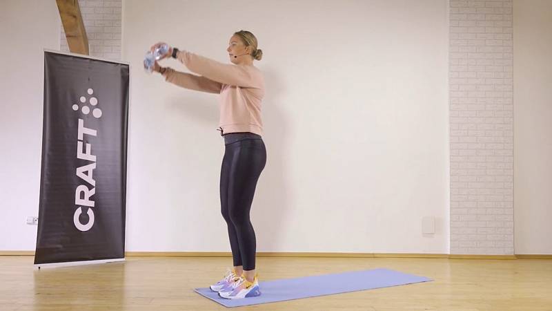Krátký trénink (břicho, ruce, nohy)