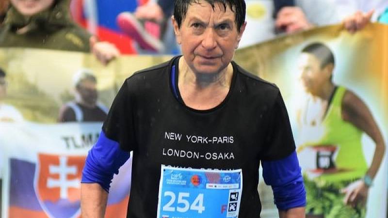 Legendární běžkyně v cíli jubilejního pětistého maratonu