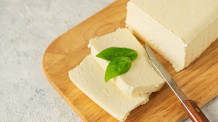 Tento sýr je pro ženy nad 50 zásadní. Zvýší odolnost a navrátí ztracené vitaminy