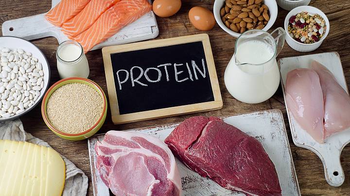 Dukanova dieta sází na bílkoviny. Co si o tom myslí experti