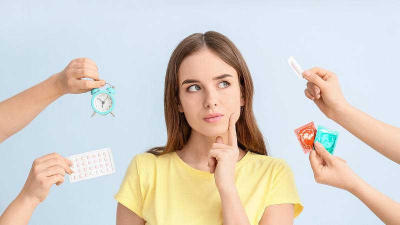 Mýty o hormonální antikoncepci. Studie dokazují, že nezpůsobuje tloustnutí