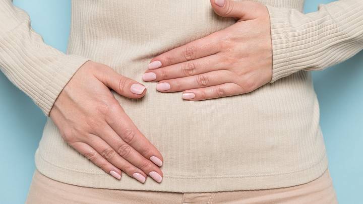 Nafouklé břicho u žen po 50. Nemohou za to pouze hormony