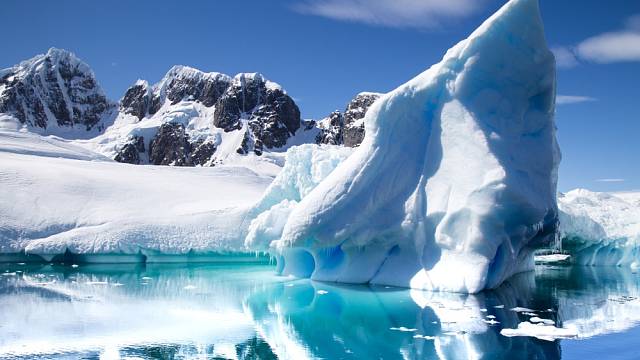 Pod Antarktidou se nacházejí ledové prsty smrti.