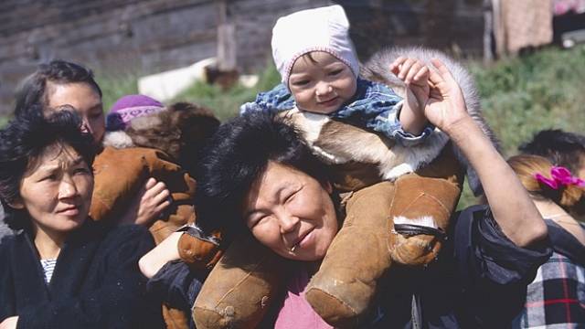 Pro Inuity je příchod nového človíčka na svět velkou událostí