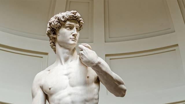 Michelangelova socha Davida už staletí uchvacuje diváky svou dokonalostí