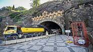 Vyšehradský tunel dnes každodenně umožňuje zdolávat Pražanům cestu z Podolí do Nového města