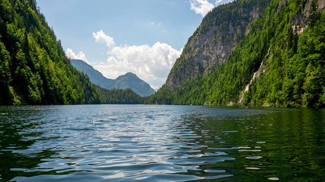 Rakouské jezero Toplitz dodnes láká hledače pokladů