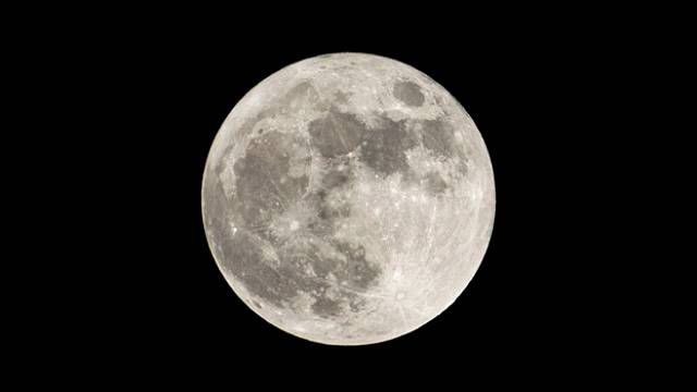 Měsíc přitahuje pozornost lidí a vědců už po staletí