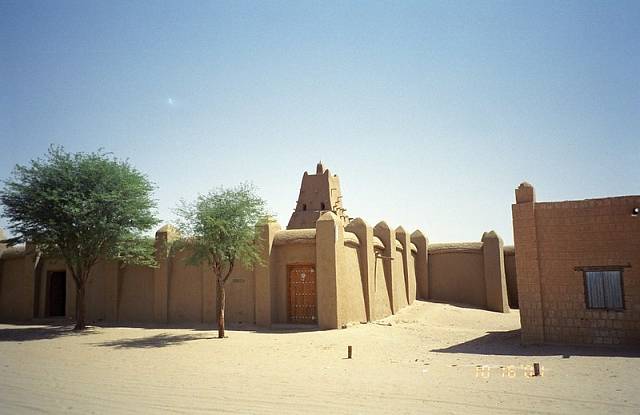 Timbuktu leží asi 15 kilometrů severně od řeky Niger