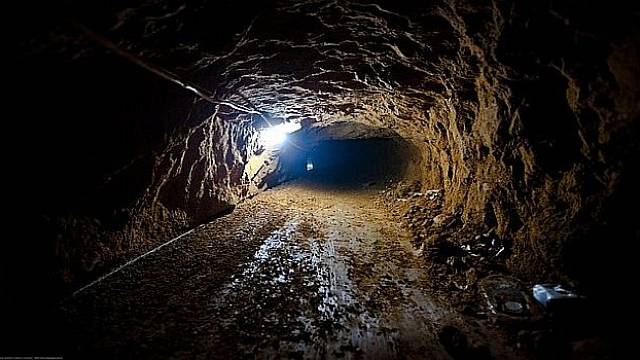 Tunely byly vyhloubeny pod Filadelfskou cestou podél hranice mezi Egyptem a Gazou