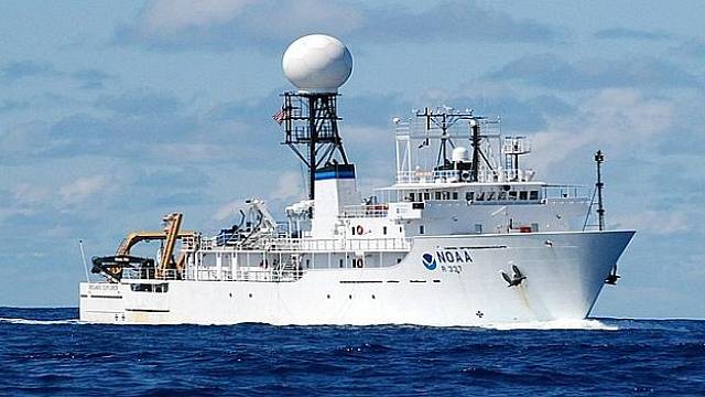 Průzkumná loď pověřená Národním úřadem pro oceán a atmosféru