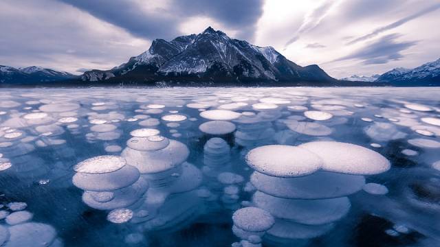 Metanové bubliny uvězněné v ledu