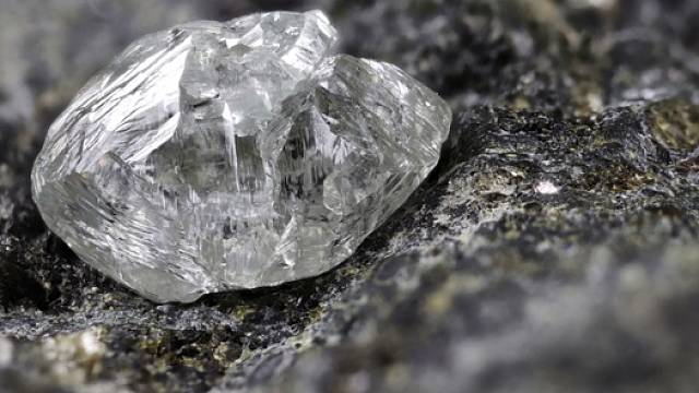Unikátní diamant pochází z hloubky 660 km