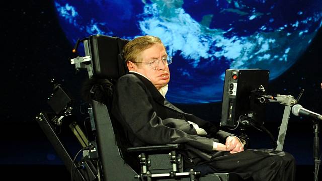 Stephen Hawking neviděl budoucnost lidstva růžově