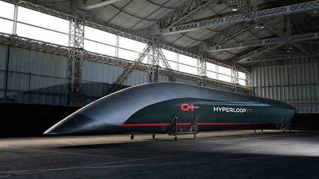 Hyperloop má specifický dopravní prostředek i 'dráhu'
