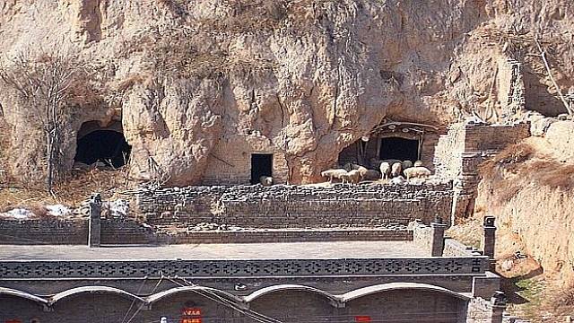 Tradiční jeskynní domy v Číně