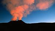 Sopečná erupce je většinou nádherná podívaná. Ale život ohrožující.