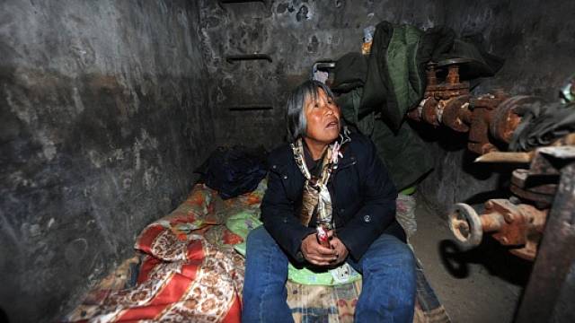 V Pekingu žijí tisíce lidí v podzemí