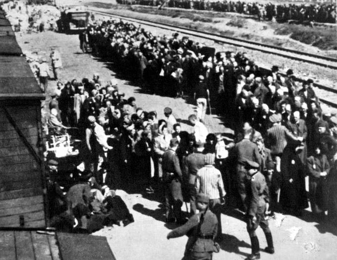 Selekce vězňů v Osvětimi