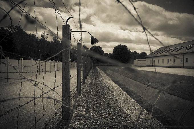 Koncentrační tábor Dachau byl nejdéle existující nacistický koncentrační tábor, se nacházel zhruba 15 km severozápadně od Mnichova.