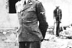 Eduard Wirths  byl hlavním lékařem SS v koncentračním táboru Osvětim od září 1942 do ledna 1945