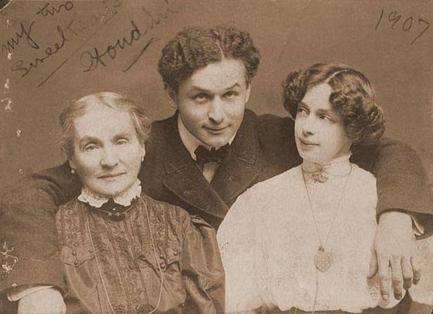 „Moje dvě zlatíčka“ s manželkou Beatrice a matkou Cecilií Steiner Weiss