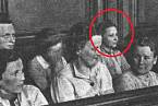 Jenny-Wanda Barkmann u soudního tribunálu s ostatními dozorkyněmi ze Stutthofu
