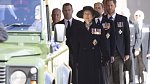 Královna Alžběta rozhodla, že princ Harry a princ William nepůjdou v průvodu vedle sebe. 
