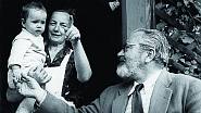 Werich s vnučkou a hospodyní Mařenkou Hosnedlovou v roce 1968.