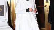 Diane Keaton opouští L'Oreal Paris Women of Worth Celebration 2016 v The Pierre Hotel v New Yorku.