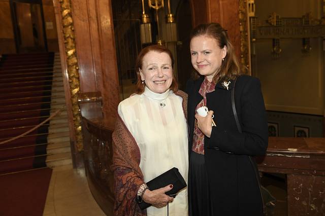 Iva Janžurová s mladší dcerou Theodorou Remundovou, herečkou a dokumentární režisérkou