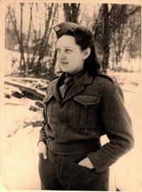 Emilie Řepíková v roce 1945 v Krajná Poliana v Polsku