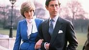 Princ Charles a lady Diana Spencerová v den jejich zásnub v Buckinghamském paláci v únoru 1981.
