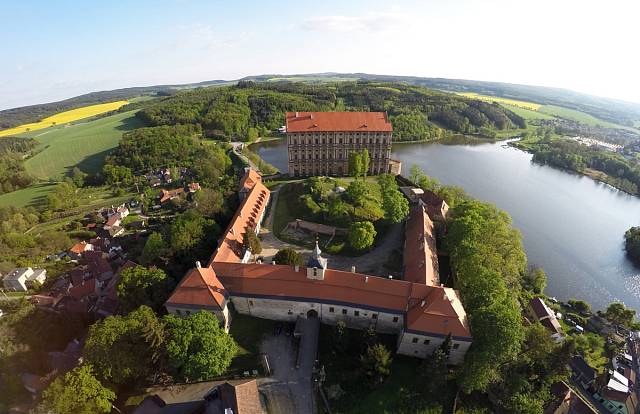 Původní plumlovský hrad založil Přemysl Otakar II.