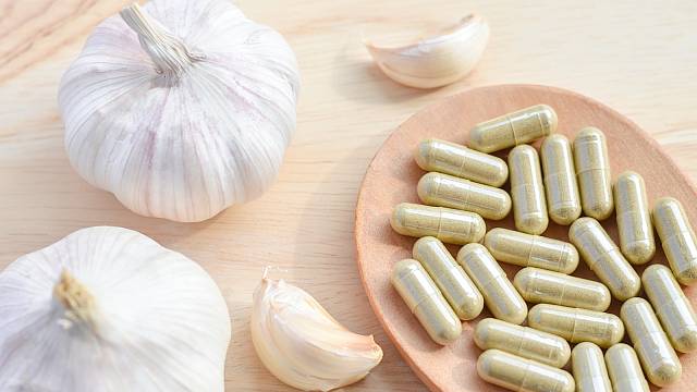 Doplňky s česnekem podle nové studie cholesterol nesnižují