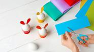 Vyzkoušejte i jiné velikonoční dekorace, barevný papír nabízí mnoho možností