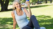 Pohyb je v menopauze důležitý stejně jako kvalitní strava. Cvičení potřebují kosti i svaly, aby byly pevné.