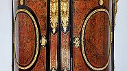 Restaurované kusy nábytku jsou k vidění v expozicích Zámku Slavkov – Austerlitz nebo čekají na svou výstavní příležitost v tamním depozitáři. Tato trojice pochází z poloviny 18. až poloviny 19. století.