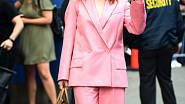 Herečka Julianne Moore ráda nosí pastelové barvy a speciálně růžová jí ohromně sluší.