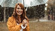 Žena s deštníkem