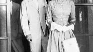 Král Eduard VIII. kvůli Američance Wallis Simpson abdikoval.